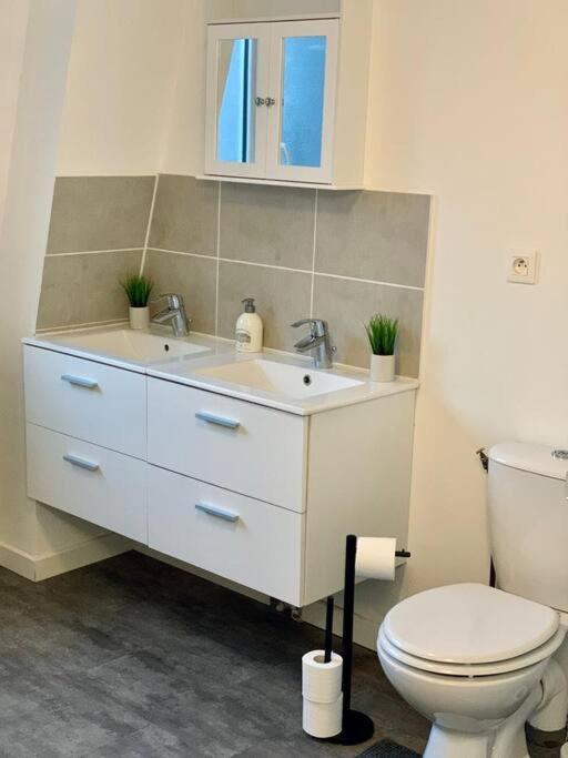 Maison 3 - 600m Metro Marbrerie - Lille Hébergement de vacances *